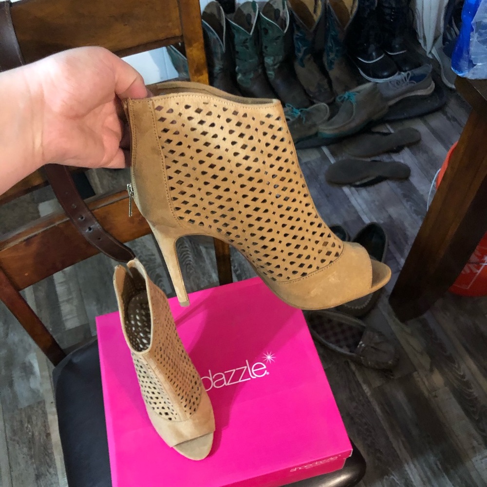 Tan heels